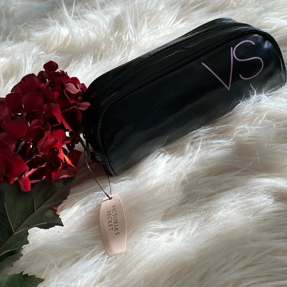 New VICTORIA's SECRET cosmetics case
